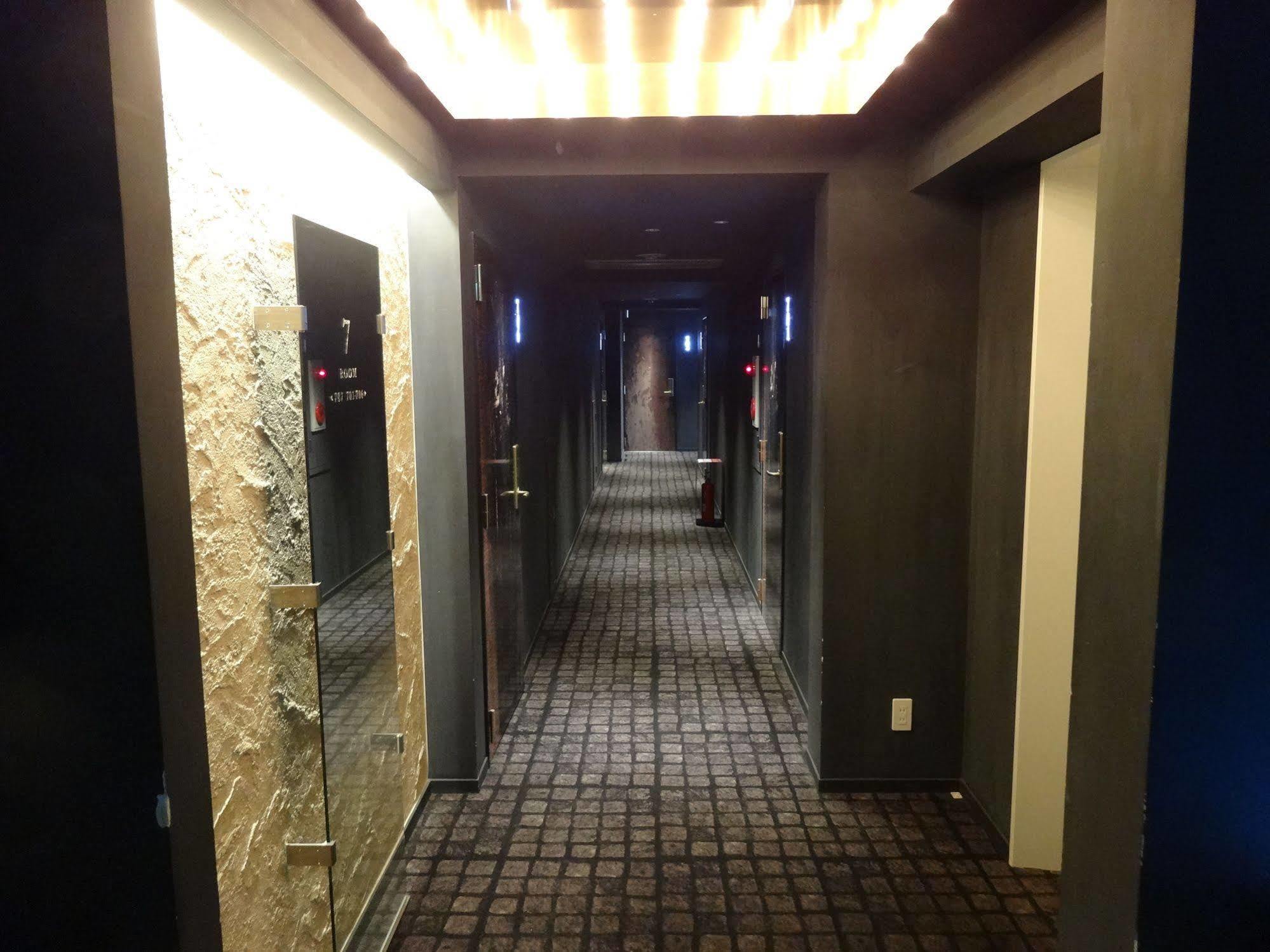 The Wall Hotel Osaka Exterior foto